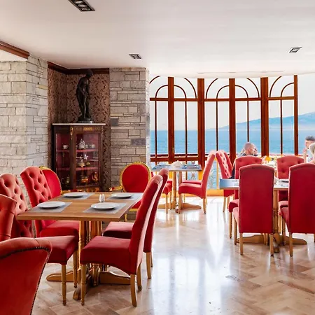 Отель Monte Cristo - Rooftop Pool