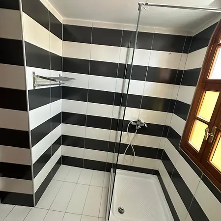 Monte Cristo - Rooftop Pool Hotel Saranda