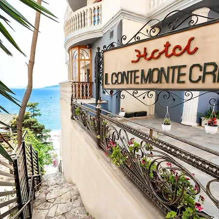 Monte Cristo - Rooftop Pool Hotel