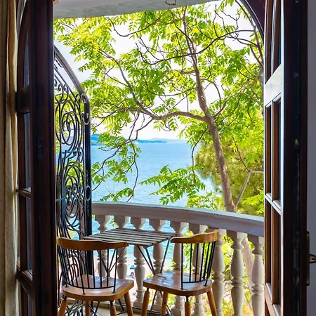 Monte Cristo - Rooftop Pool Saranda