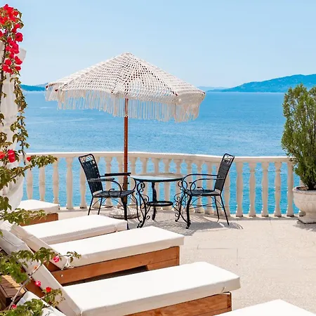 Monte Cristo - Rooftop Pool 4*