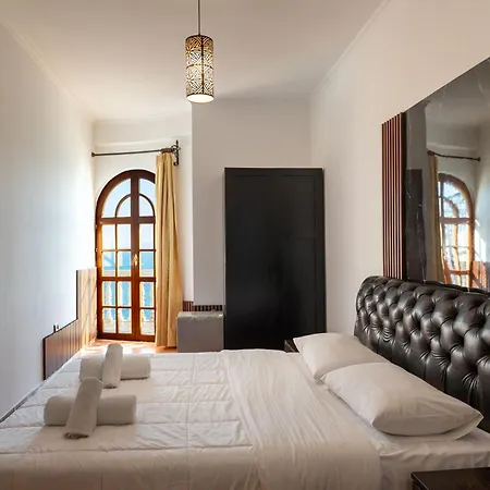 Monte Cristo - Rooftop Pool Отель