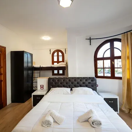 Monte Cristo - Rooftop Pool Saranda