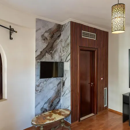 Monte Cristo - Rooftop Pool Hotel